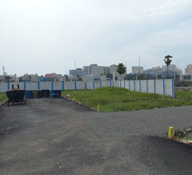 plot-for-sale-in-navalur