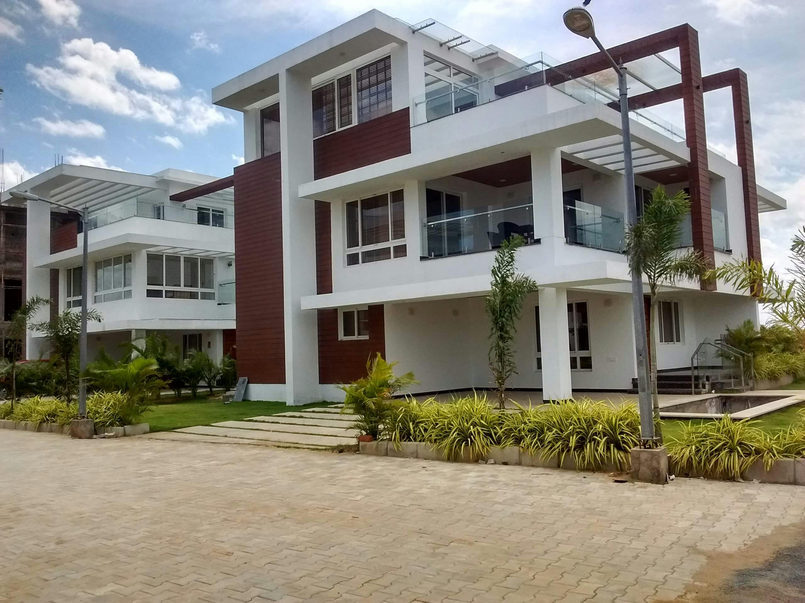 Luxurious individual villas for sale in ECR